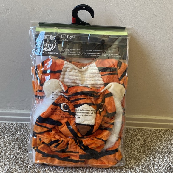 BABY TIGER "LIL' TIGER" PLUSH JUMPSUIT AND HOOD COSTUME SIZE 0-6 MONTHS 🌟NWT🌟 - Picture 7 of 11